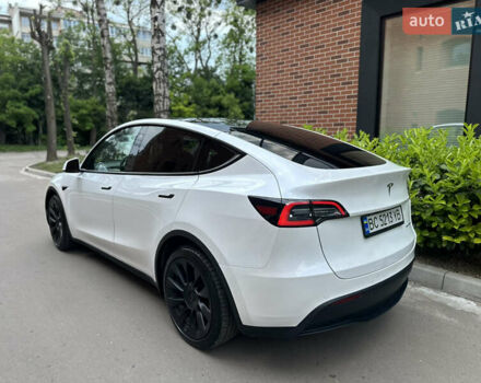 Белый Тесла Model Y, объемом двигателя 0 л и пробегом 53 тыс. км за 23500 $, фото 11 на Automoto.ua