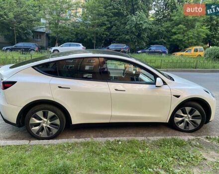 Белый Тесла Model Y, объемом двигателя 0 л и пробегом 49 тыс. км за 24850 $, фото 3 на Automoto.ua