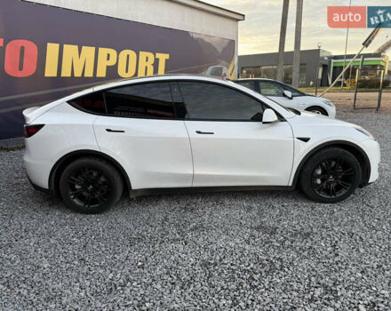 Білий Тесла Model Y, об'ємом двигуна 0 л та пробігом 100 тис. км за 21499 $, фото 19 на Automoto.ua