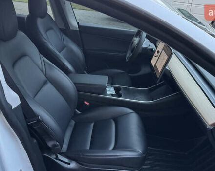 Білий Тесла Model Y, об'ємом двигуна 0 л та пробігом 187 тис. км за 18900 $, фото 28 на Automoto.ua