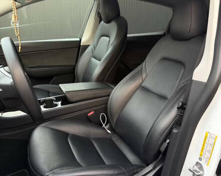 Білий Тесла Model Y, об'ємом двигуна 0 л та пробігом 85 тис. км за 24500 $, фото 6 на Automoto.ua