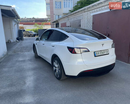 Белый Тесла Model Y, объемом двигателя 0 л и пробегом 114 тыс. км за 24000 $, фото 3 на Automoto.ua