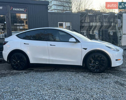 Белый Тесла Model Y, объемом двигателя 0 л и пробегом 55 тыс. км за 23490 $, фото 4 на Automoto.ua