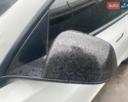 Білий Тесла Model Y, об'ємом двигуна 0 л та пробігом 70 тис. км за 24500 $, фото 27 на Automoto.ua