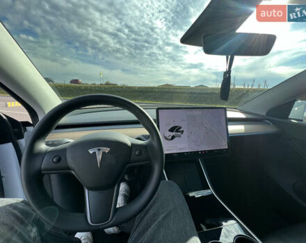 Белый Тесла Model Y, объемом двигателя 0 л и пробегом 84 тыс. км за 14999 $, фото 13 на Automoto.ua