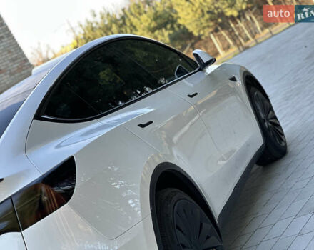 Белый Тесла Model Y, объемом двигателя 0 л и пробегом 118 тыс. км за 21700 $, фото 26 на Automoto.ua
