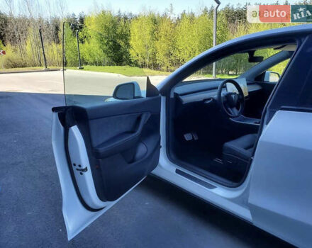 Тесла Model Y 2020 в Киеве на Automoto.ua Белый Тесла Model Y, объемом двигателя 0 л и пробегом 9 тыс. км за 33333 $, фото 21 на Automoto.ua