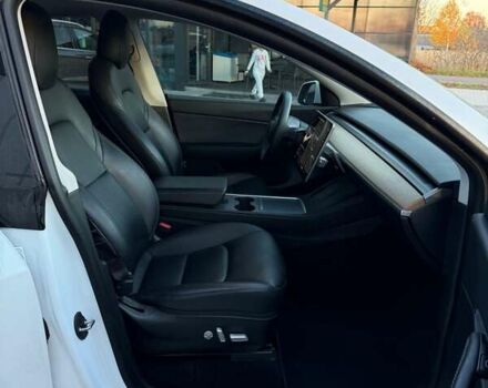 Белый Тесла Model Y, объемом двигателя 0 л и пробегом 132 тыс. км за 20800 $, фото 56 на Automoto.ua