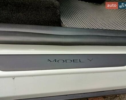 Белый Тесла Model Y, объемом двигателя 0 л и пробегом 65 тыс. км за 28000 $, фото 10 на Automoto.ua