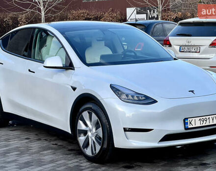 Белый Тесла Model Y, объемом двигателя 0 л и пробегом 57 тыс. км за 28500 $, фото 4 на Automoto.ua