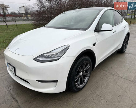Белый Тесла Model Y, объемом двигателя 0 л и пробегом 77 тыс. км за 25000 $, фото 42 на Automoto.ua