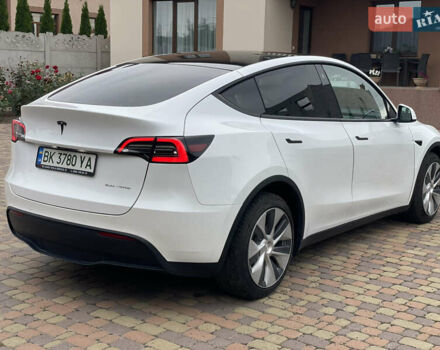 Білий Тесла Model Y, об'ємом двигуна 0 л та пробігом 61 тис. км за 20300 $, фото 3 на Automoto.ua