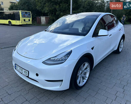 Белый Тесла Model Y, объемом двигателя 0 л и пробегом 47 тыс. км за 22500 $, фото 1 на Automoto.ua