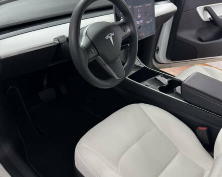Белый Тесла Model Y, объемом двигателя 0 л и пробегом 120 тыс. км за 20500 $, фото 17 на Automoto.ua