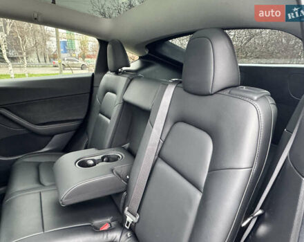 Белый Тесла Model Y, объемом двигателя 0 л и пробегом 77 тыс. км за 25000 $, фото 26 на Automoto.ua