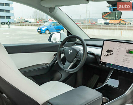 Белый Тесла Model Y, объемом двигателя 0 л и пробегом 17 тыс. км за 53900 $, фото 4 на Automoto.ua