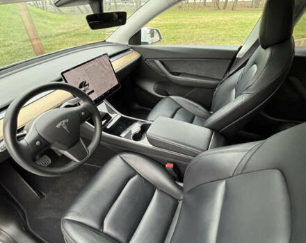 Білий Тесла Model Y, об'ємом двигуна 0 л та пробігом 70 тис. км за 28000 $, фото 6 на Automoto.ua