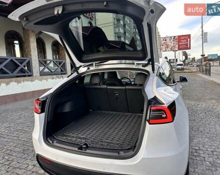 Белый Тесла Model Y, объемом двигателя 0 л и пробегом 110 тыс. км за 21700 $, фото 31 на Automoto.ua