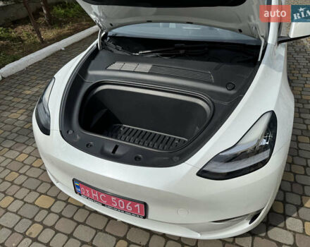 Белый Тесла Model Y, объемом двигателя 0 л и пробегом 122 тыс. км за 21800 $, фото 25 на Automoto.ua