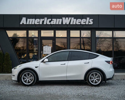 Белый Тесла Model Y, объемом двигателя 0 л и пробегом 69 тыс. км за 27500 $, фото 3 на Automoto.ua