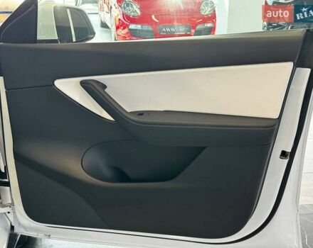 Белый Тесла Model Y, объемом двигателя 0 л и пробегом 1 тыс. км за 29500 $, фото 21 на Automoto.ua