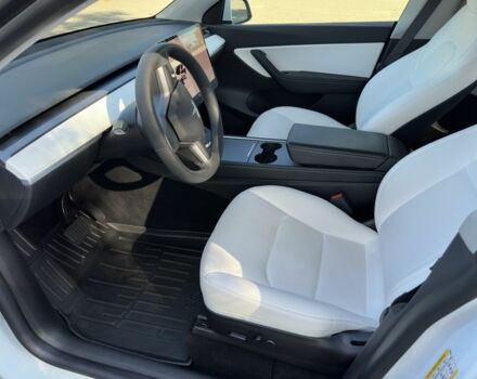Білий Тесла Model Y, об'ємом двигуна 0 л та пробігом 73 тис. км за 29400 $, фото 17 на Automoto.ua
