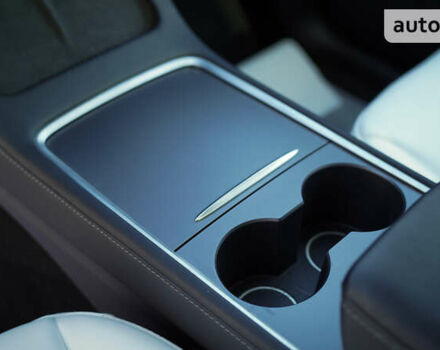 Белый Тесла Model Y, объемом двигателя 0 л и пробегом 30 тыс. км за 26900 $, фото 19 на Automoto.ua