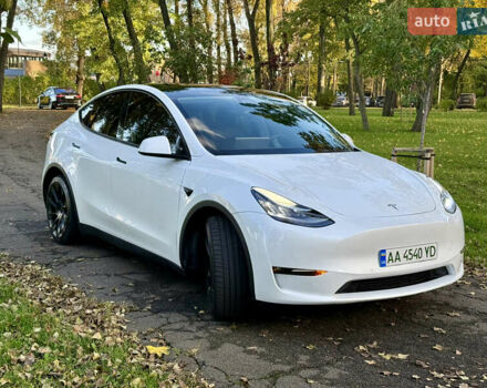 Белый Тесла Model Y, объемом двигателя 0 л и пробегом 99 тыс. км за 25499 $, фото 1 на Automoto.ua