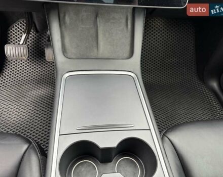 Тесла Model Y 2021 в Львове на Automoto.ua Белый Тесла Model Y, объемом двигателя 0 л и пробегом 102 тыс. км за 24500 $, фото 20 на Automoto.ua