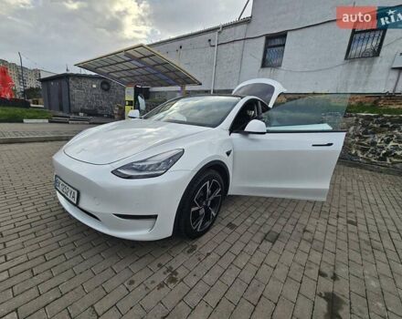 Тесла Model Y 2021 в Ровно на Automoto.ua Белый Тесла Model Y, объемом двигателя 0 л и пробегом 133 тыс. км за 22000 $, фото 38 на Automoto.ua