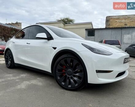 Белый Тесла Model Y, объемом двигателя 0 л и пробегом 88 тыс. км за 26999 $, фото 5 на Automoto.ua