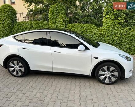 Белый Тесла Model Y, объемом двигателя 0 л и пробегом 69 тыс. км за 25500 $, фото 18 на Automoto.ua