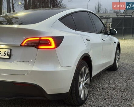 Белый Тесла Model Y, объемом двигателя 0 л и пробегом 128 тыс. км за 22600 $, фото 18 на Automoto.ua
