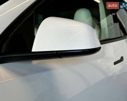 Белый Тесла Model Y, объемом двигателя 0 л и пробегом 1 тыс. км за 29500 $, фото 14 на Automoto.ua