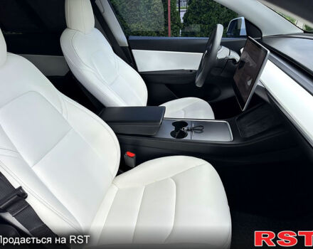 Белый Тесла Model Y, объемом двигателя 0.26 л и пробегом 80 тыс. км за 21500 $, фото 6 на Automoto.ua