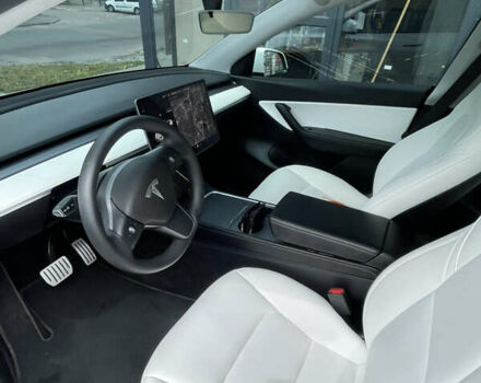 Білий Тесла Model Y, об'ємом двигуна 0 л та пробігом 75 тис. км за 26500 $, фото 4 на Automoto.ua
