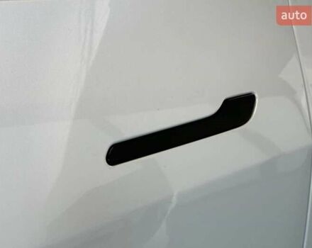 Білий Тесла Model Y, об'ємом двигуна 0 л та пробігом 1 тис. км за 29500 $, фото 11 на Automoto.ua