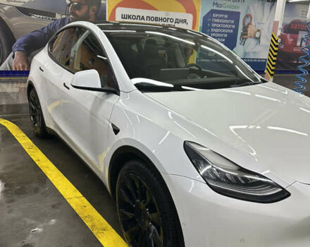 Білий Тесла Model Y, об'ємом двигуна 0 л та пробігом 75 тис. км за 21000 $, фото 1 на Automoto.ua