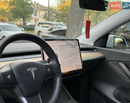 Тесла Model Y 2021 в Николаеве на Automoto.ua Белый Тесла Model Y, объемом двигателя 0 л и пробегом 80 тыс. км за 24999 $, фото 23 на Automoto.ua
