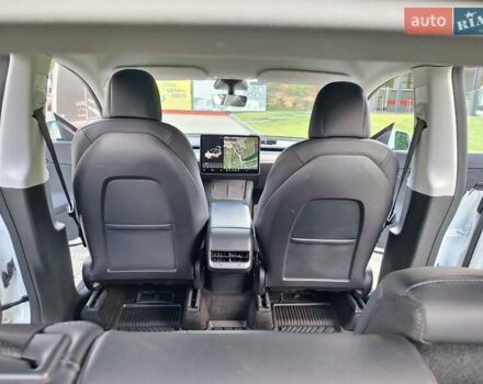 Білий Тесла Model Y, об'ємом двигуна 0 л та пробігом 75 тис. км за 30000 $, фото 3 на Automoto.ua