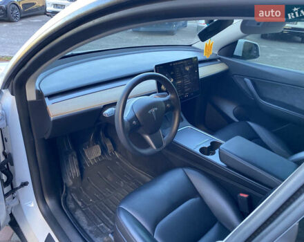 Белый Тесла Model Y, объемом двигателя 0 л и пробегом 39 тыс. км за 27300 $, фото 12 на Automoto.ua