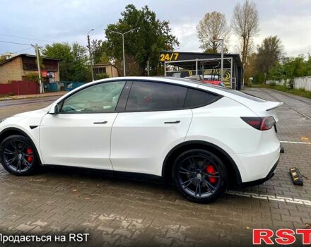 Тесла Model Y 2021 в Ирпене на Automoto.ua Белый Тесла Model Y, объемом двигателя 0 л и пробегом 80 тыс. км за 26700 $, фото 3 на Automoto.ua