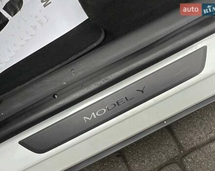 Білий Тесла Model Y, об'ємом двигуна 0 л та пробігом 60 тис. км за 24800 $, фото 10 на Automoto.ua