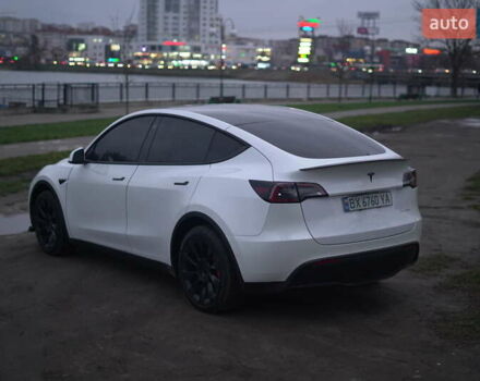 Білий Тесла Model Y, об'ємом двигуна 0 л та пробігом 66 тис. км за 23500 $, фото 57 на Automoto.ua