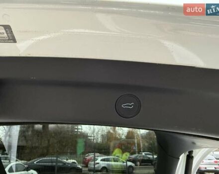 Белый Тесла Model Y, объемом двигателя 0 л и пробегом 80 тыс. км за 25500 $, фото 37 на Automoto.ua