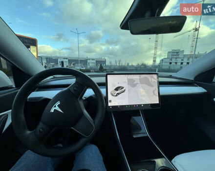 Білий Тесла Model Y, об'ємом двигуна 0 л та пробігом 83 тис. км за 24500 $, фото 22 на Automoto.ua
