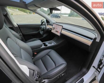 Білий Тесла Model Y, об'ємом двигуна 0 л та пробігом 9 тис. км за 53900 $, фото 11 на Automoto.ua