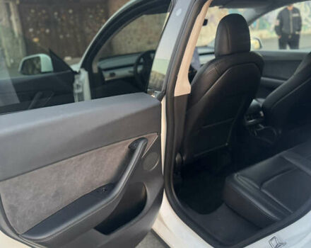 Білий Тесла Model Y, об'ємом двигуна 0 л та пробігом 55 тис. км за 24990 $, фото 10 на Automoto.ua