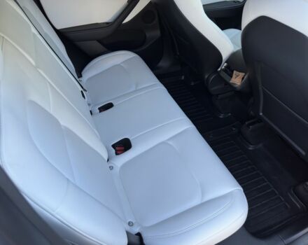 Білий Тесла Model Y, об'ємом двигуна 0 л та пробігом 73 тис. км за 29400 $, фото 15 на Automoto.ua