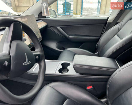 Білий Тесла Model Y, об'ємом двигуна 0 л та пробігом 88 тис. км за 24900 $, фото 38 на Automoto.ua